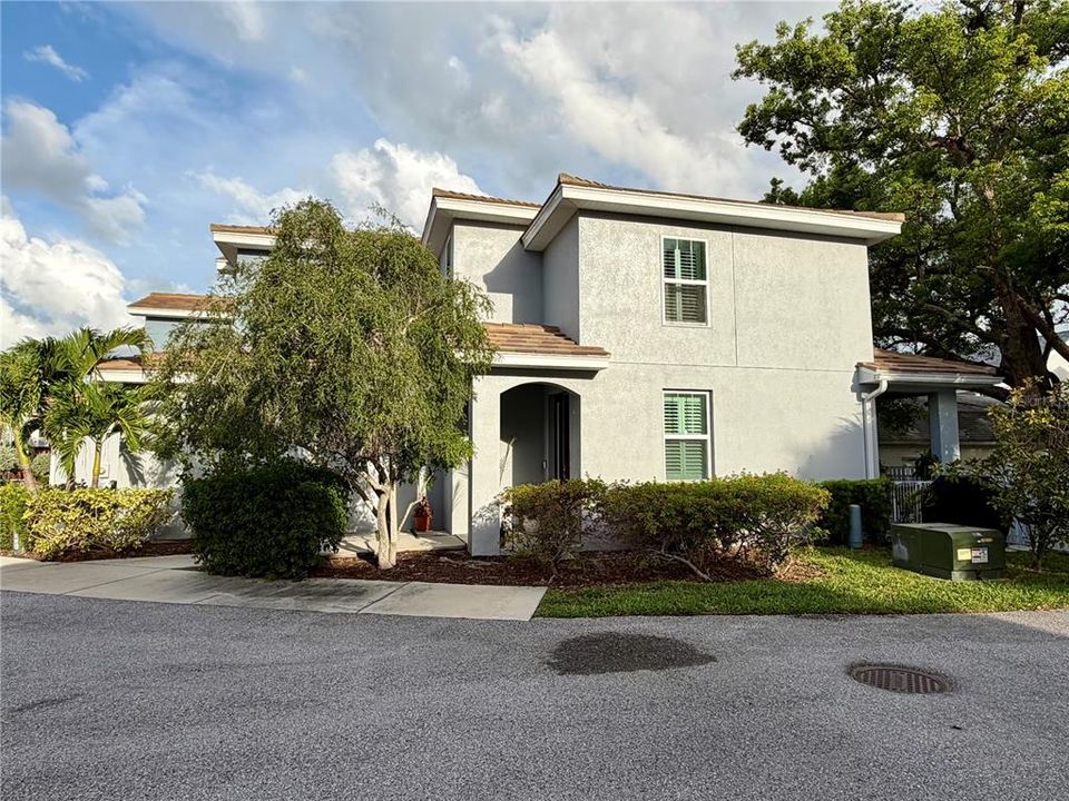For Rent: $4,500 (4 beds, 3 baths, 2019 Square Feet)
