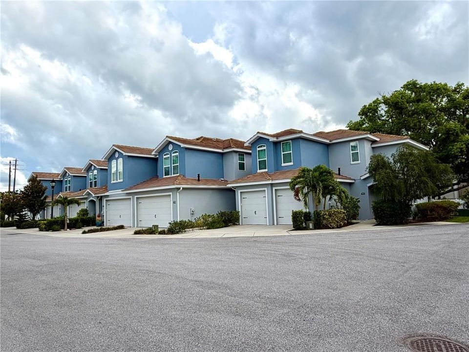 For Rent: $4,500 (4 beds, 3 baths, 2019 Square Feet)