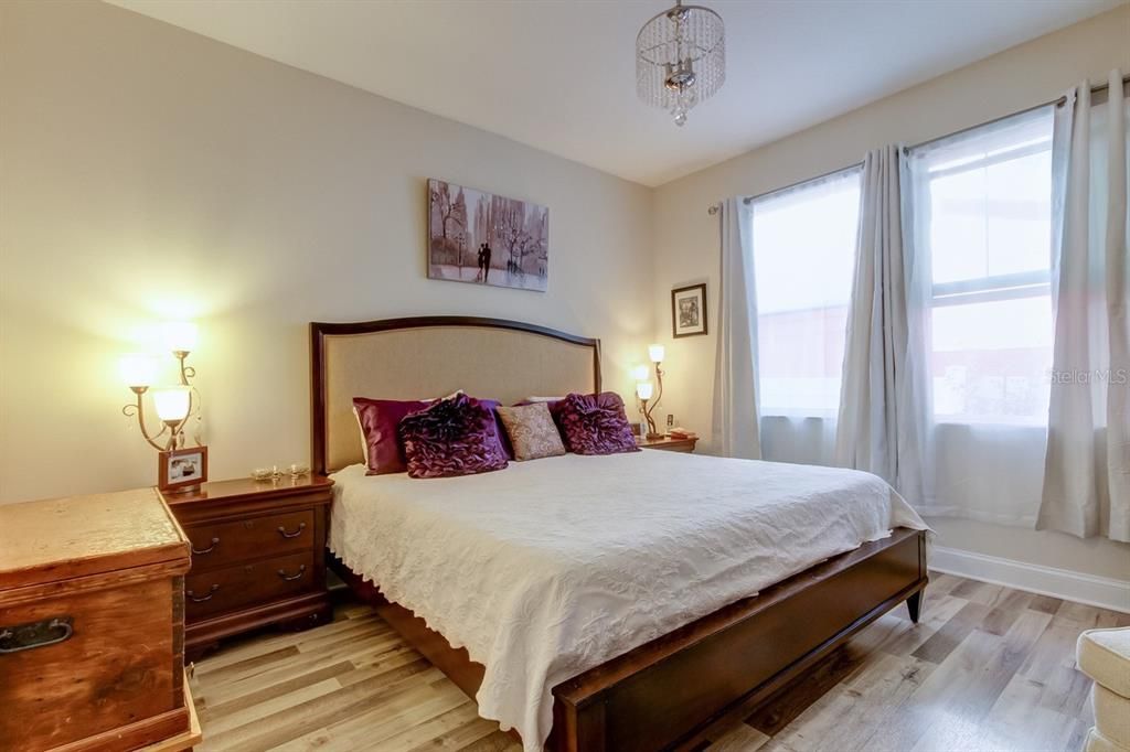 For Rent: $4,500 (4 beds, 3 baths, 2019 Square Feet)