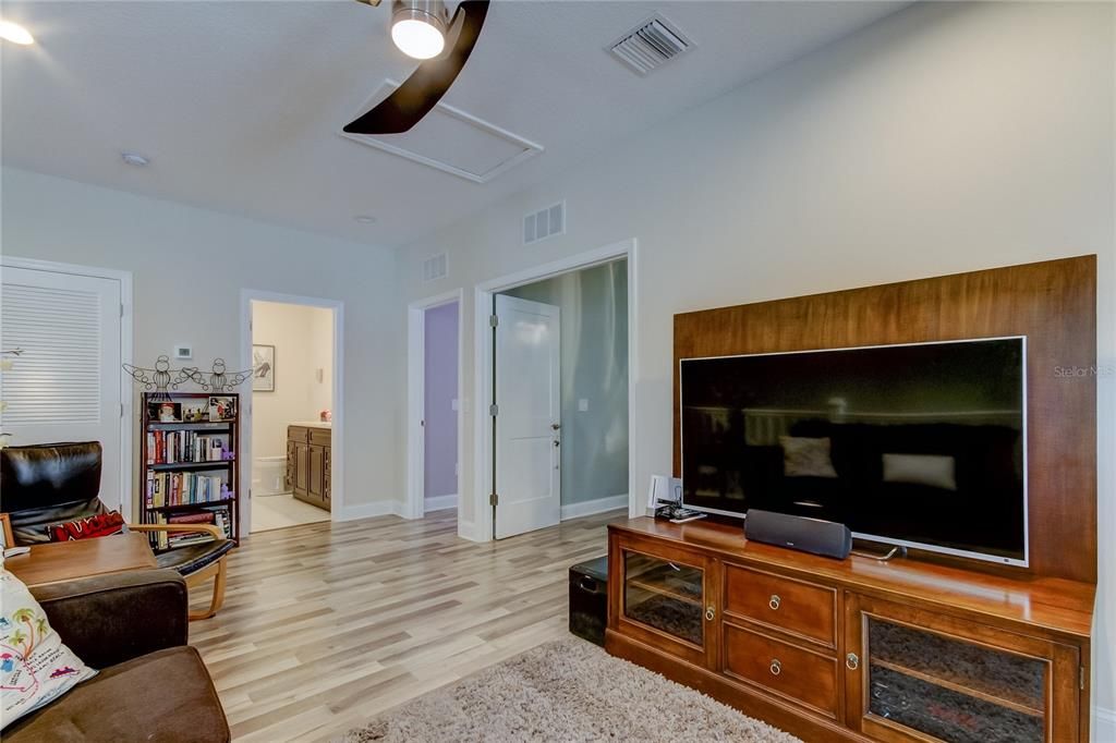 For Rent: $4,500 (4 beds, 3 baths, 2019 Square Feet)