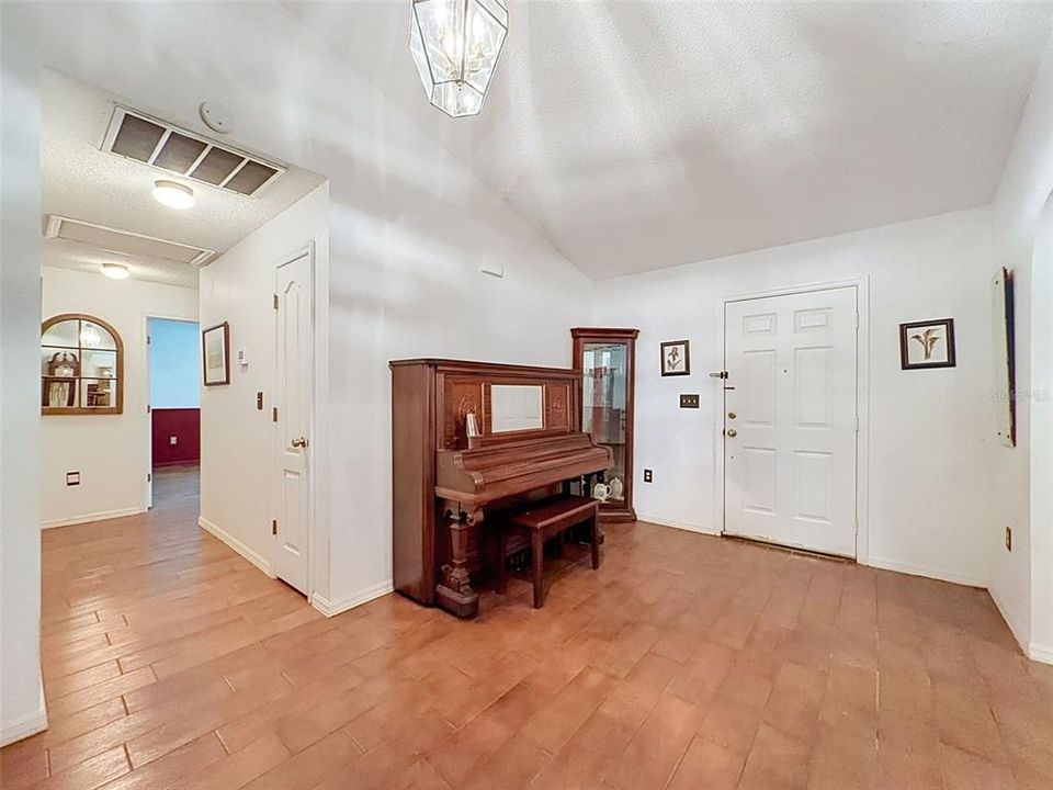 En Venta: $820,000 (6 camas, 3 baños, 4026 Pies cuadrados)