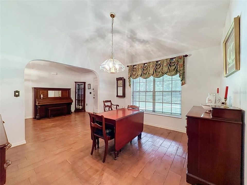 En Venta: $820,000 (6 camas, 3 baños, 4026 Pies cuadrados)