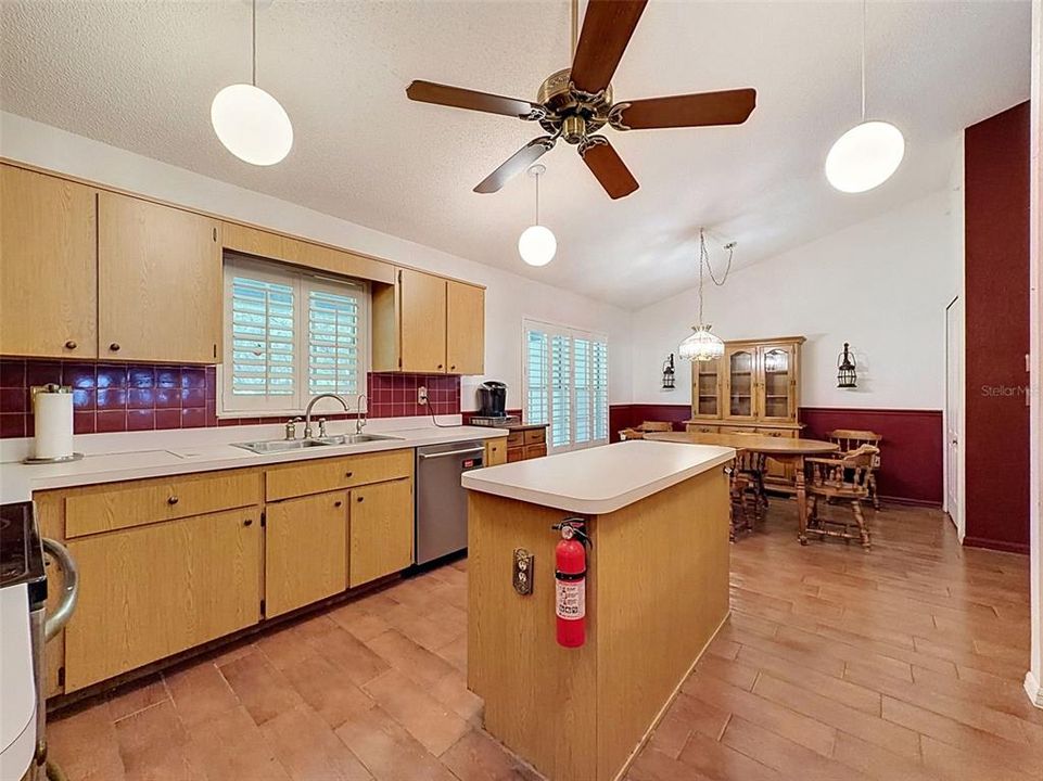 En Venta: $820,000 (6 camas, 3 baños, 4026 Pies cuadrados)