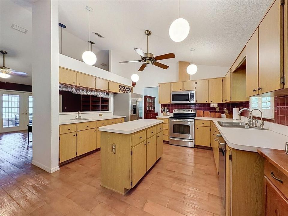 En Venta: $820,000 (6 camas, 3 baños, 4026 Pies cuadrados)
