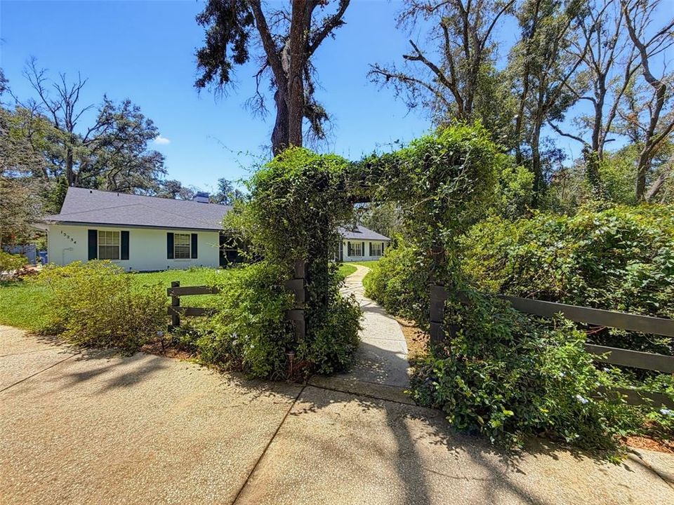 En Venta: $820,000 (6 camas, 3 baños, 4026 Pies cuadrados)