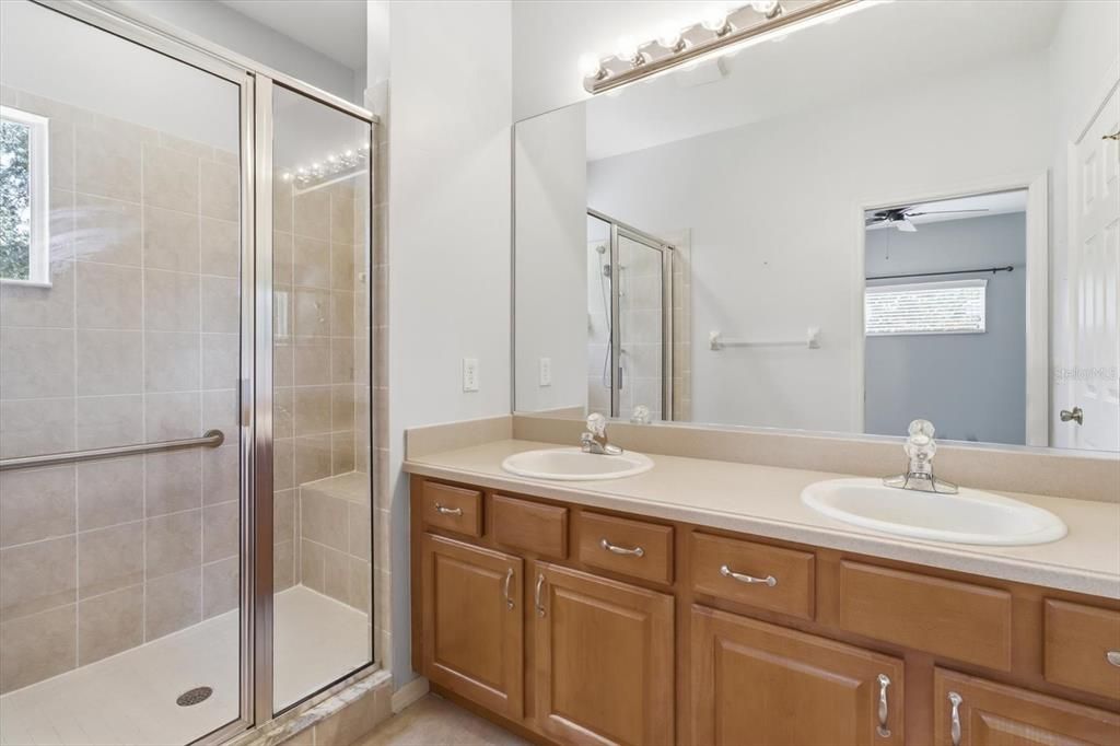 For Sale: $214,900 (3 beds, 2 baths, 1655 Square Feet)