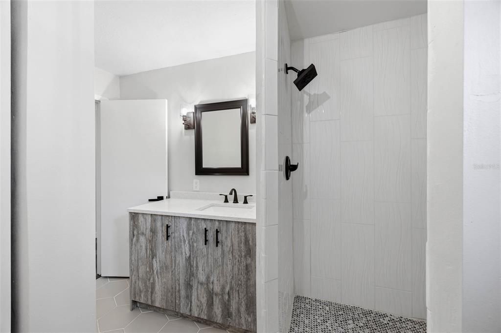 En Venta: $449,000 (2 camas, 2 baños, 1376 Pies cuadrados)