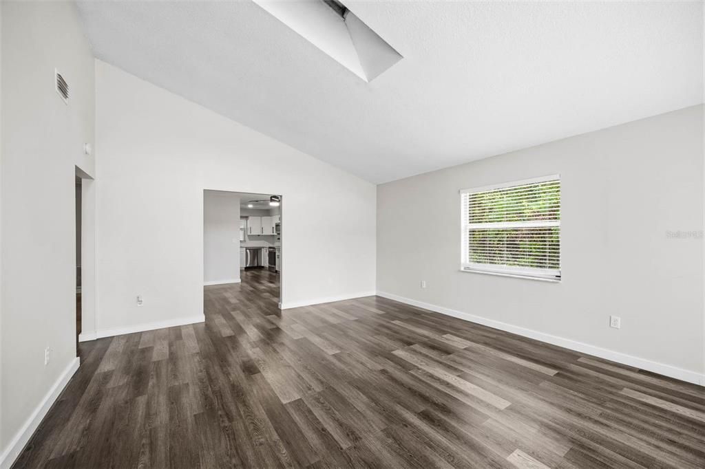 En Venta: $449,000 (2 camas, 2 baños, 1376 Pies cuadrados)