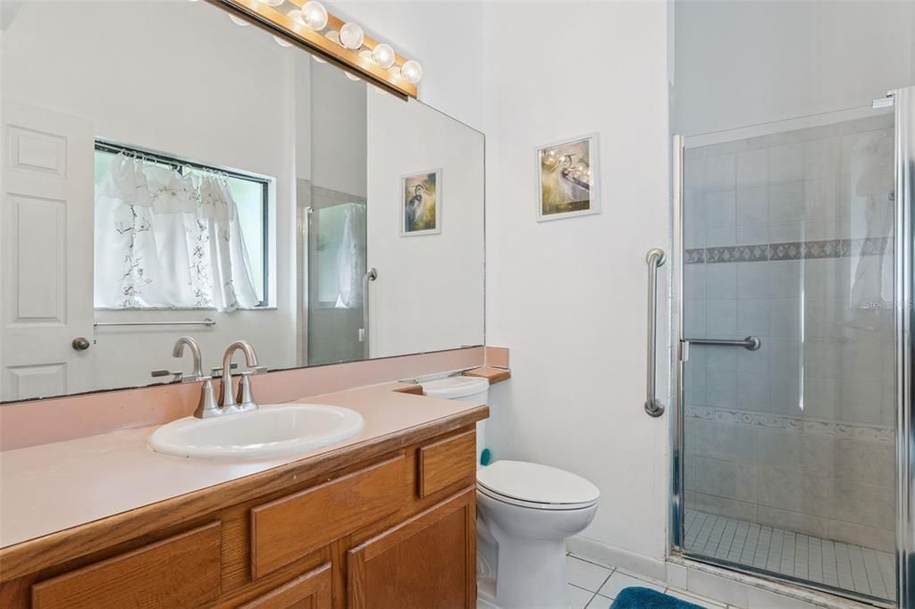 Activo con contrato: $350,000 (3 camas, 2 baños, 1730 Pies cuadrados)