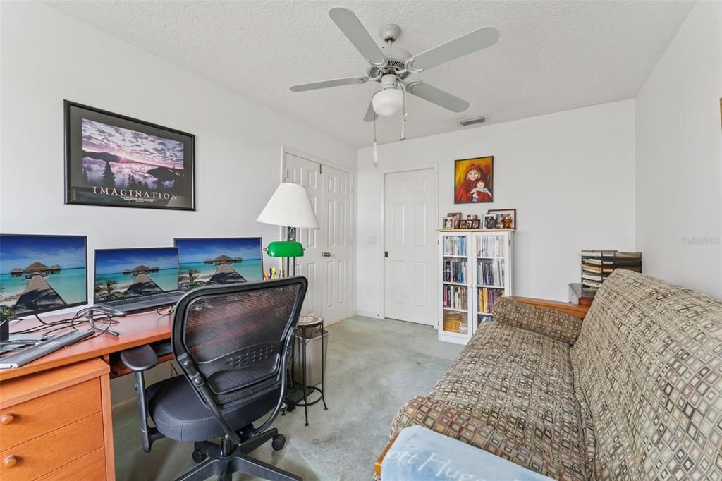 Activo con contrato: $350,000 (3 camas, 2 baños, 1730 Pies cuadrados)