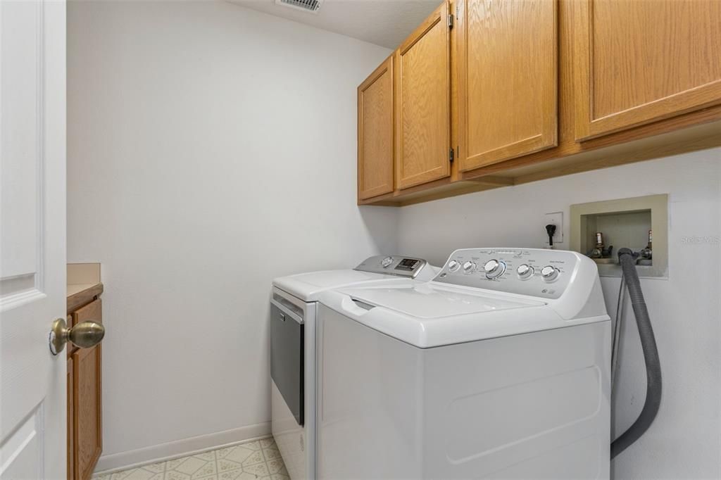 Activo con contrato: $350,000 (3 camas, 2 baños, 1730 Pies cuadrados)