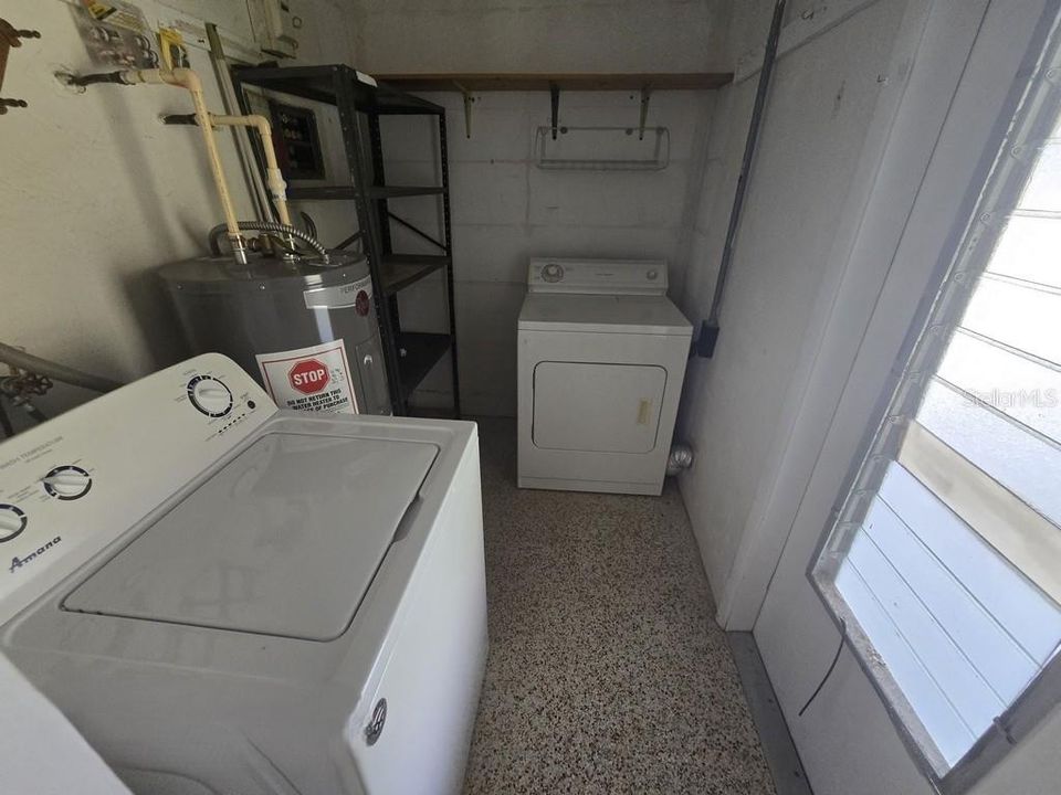 На продажу: $134,900 (2 спален, 1 ванн, 812 Квадратных фут)