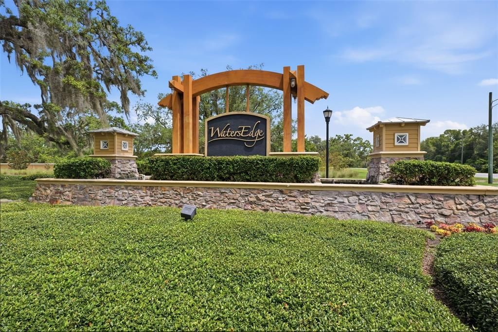 En Venta: $384,900 (4 camas, 2 baños, 1819 Pies cuadrados)
