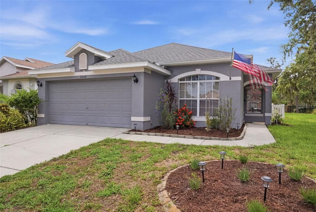 En Venta: $384,900 (4 camas, 2 baños, 1819 Pies cuadrados)