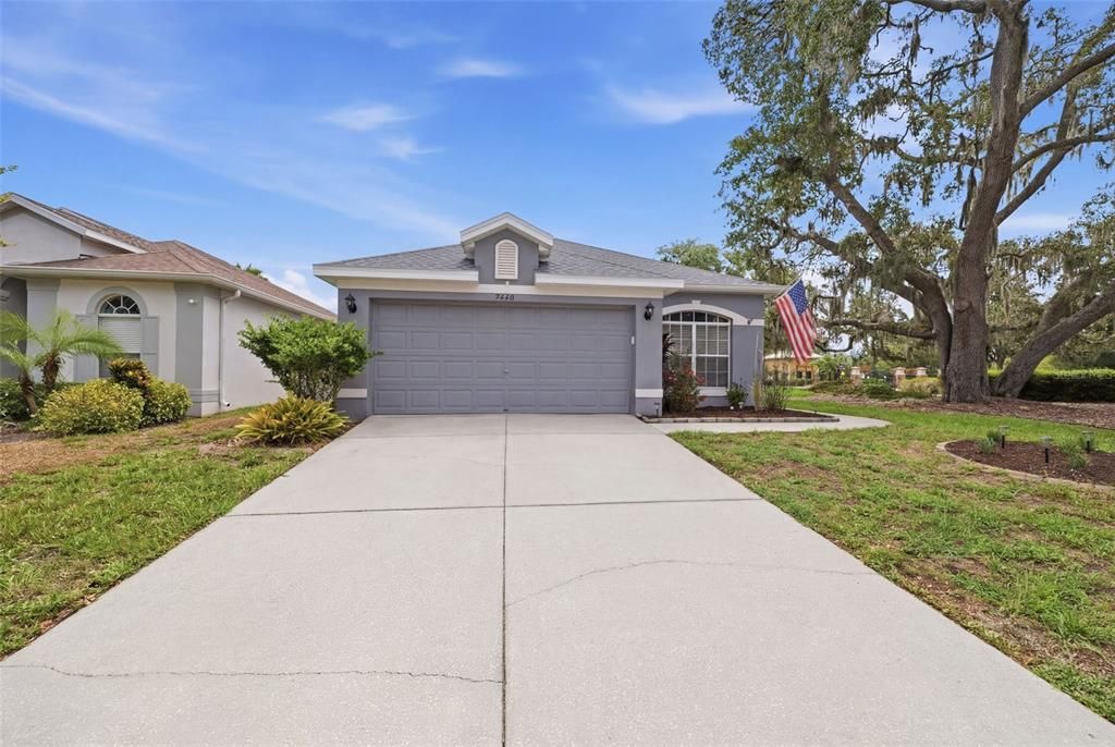 En Venta: $384,900 (4 camas, 2 baños, 1819 Pies cuadrados)