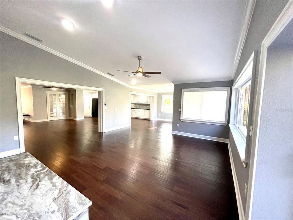 В аренду: $3,500 (3 спален, 2 ванн, 2196 Квадратных фут)