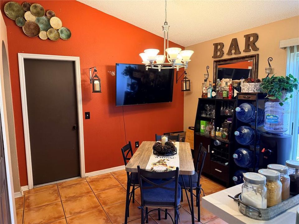 For Sale: $270,000 (3 beds, 2 baths, 1158 Square Feet)