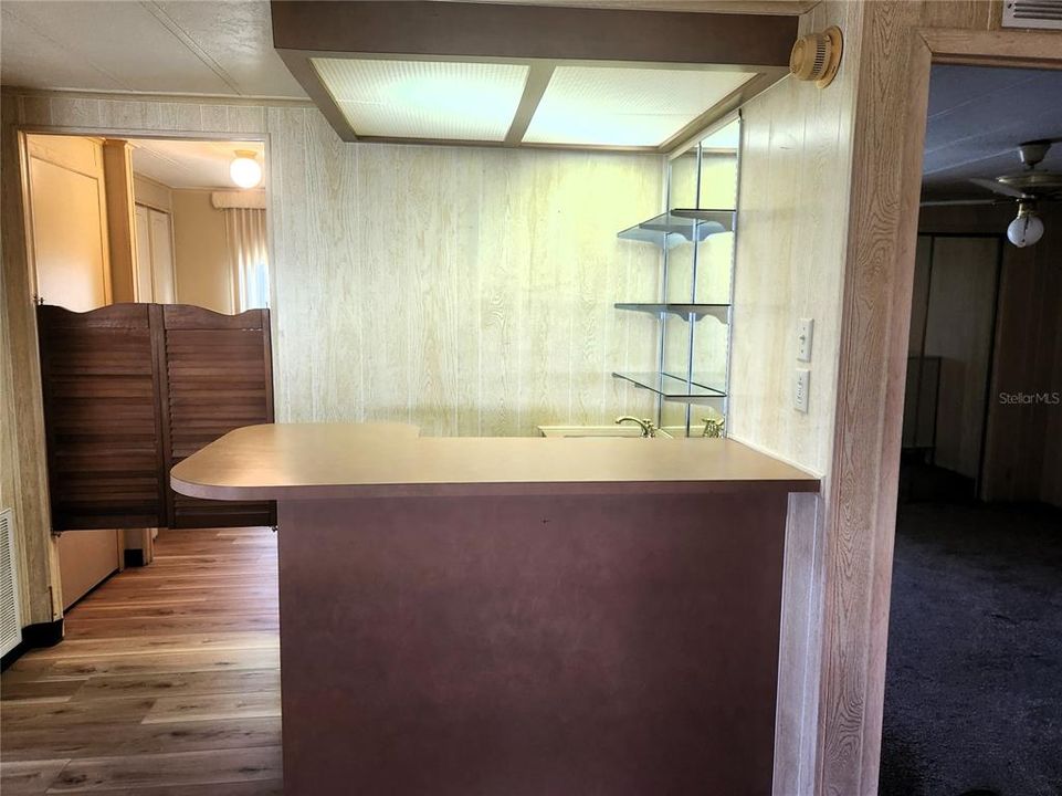 На продажу: $129,900 (2 спален, 2 ванн, 1432 Квадратных фут)