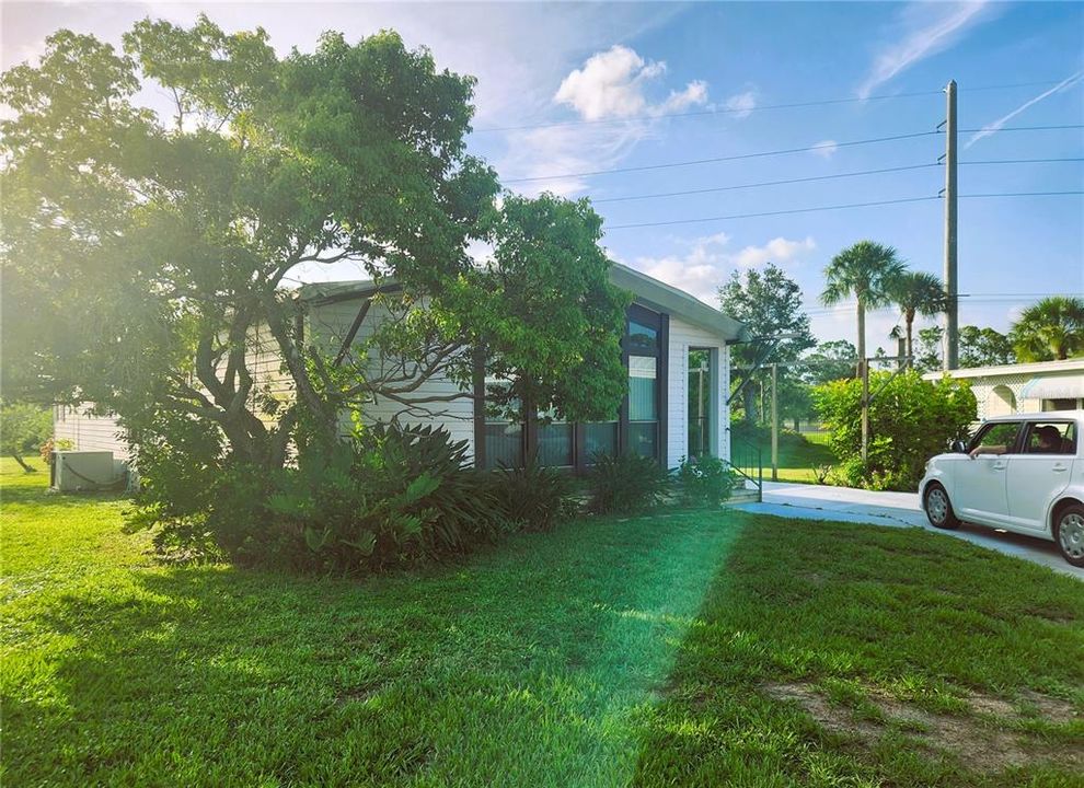 На продажу: $129,900 (2 спален, 2 ванн, 1432 Квадратных фут)