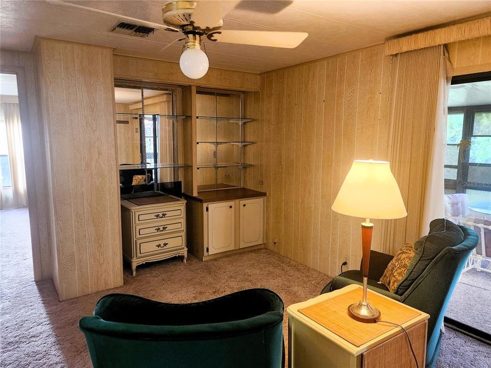 На продажу: $129,900 (2 спален, 2 ванн, 1432 Квадратных фут)