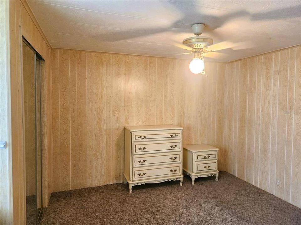 На продажу: $129,900 (2 спален, 2 ванн, 1432 Квадратных фут)
