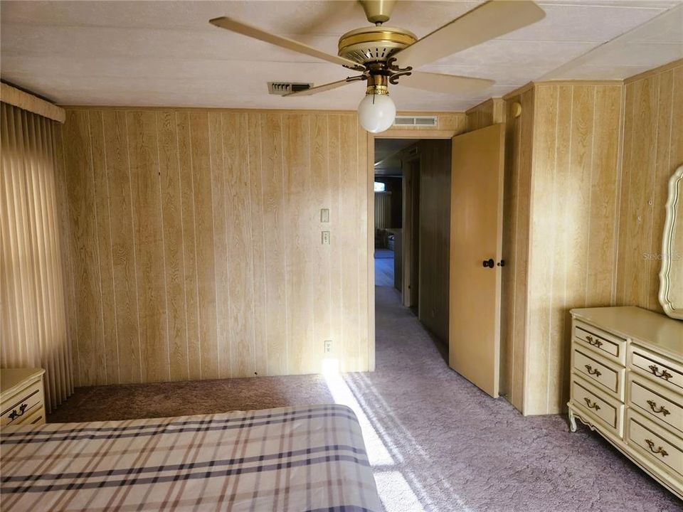 На продажу: $129,900 (2 спален, 2 ванн, 1432 Квадратных фут)
