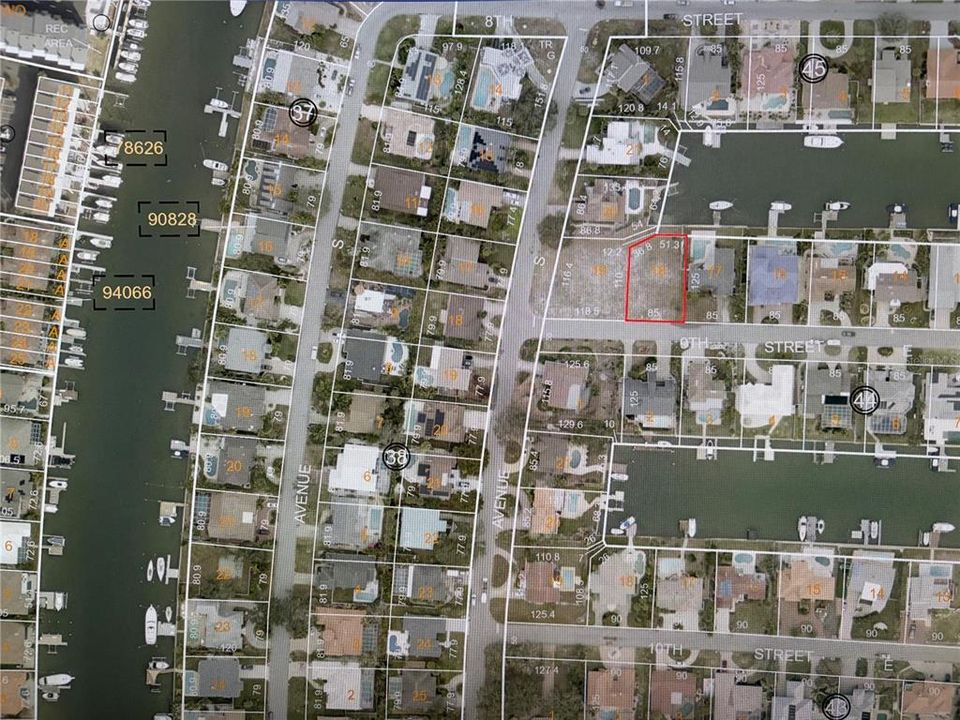 En Venta: $849,000 (0.22 acres)
