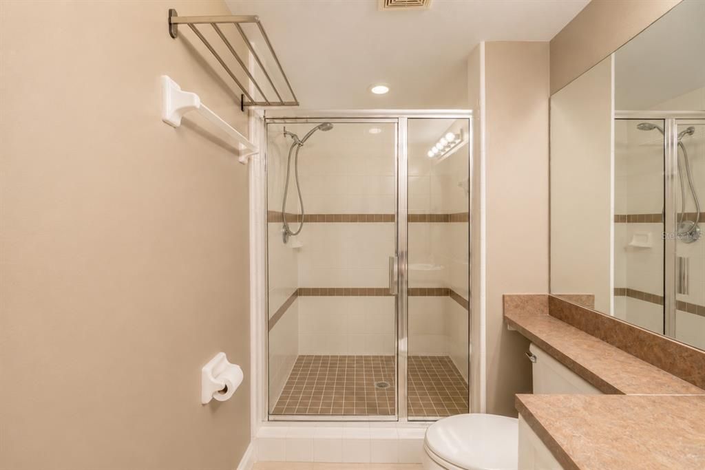 En Venta: $225,000 (2 camas, 2 baños, 1588 Pies cuadrados)