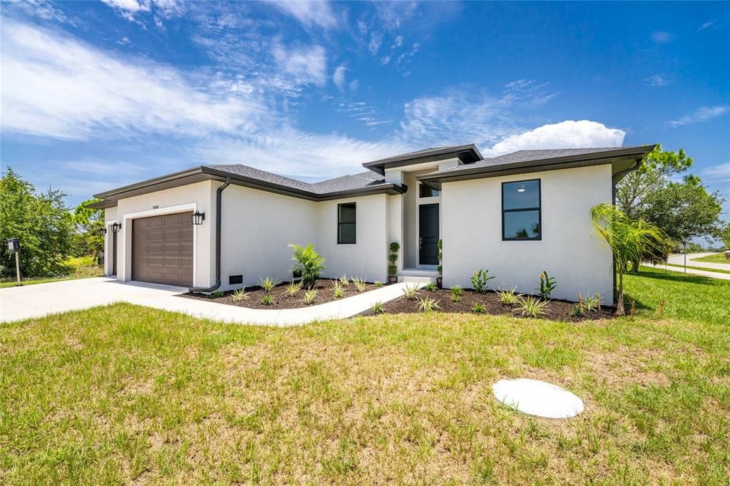 For Sale: $445,000 (3 beds, 2 baths, 1740 Square Feet)