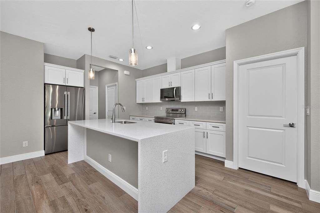For Sale: $445,000 (3 beds, 2 baths, 1740 Square Feet)