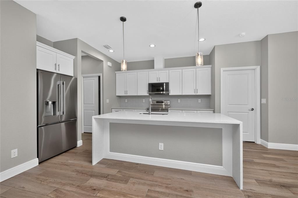 For Sale: $445,000 (3 beds, 2 baths, 1740 Square Feet)