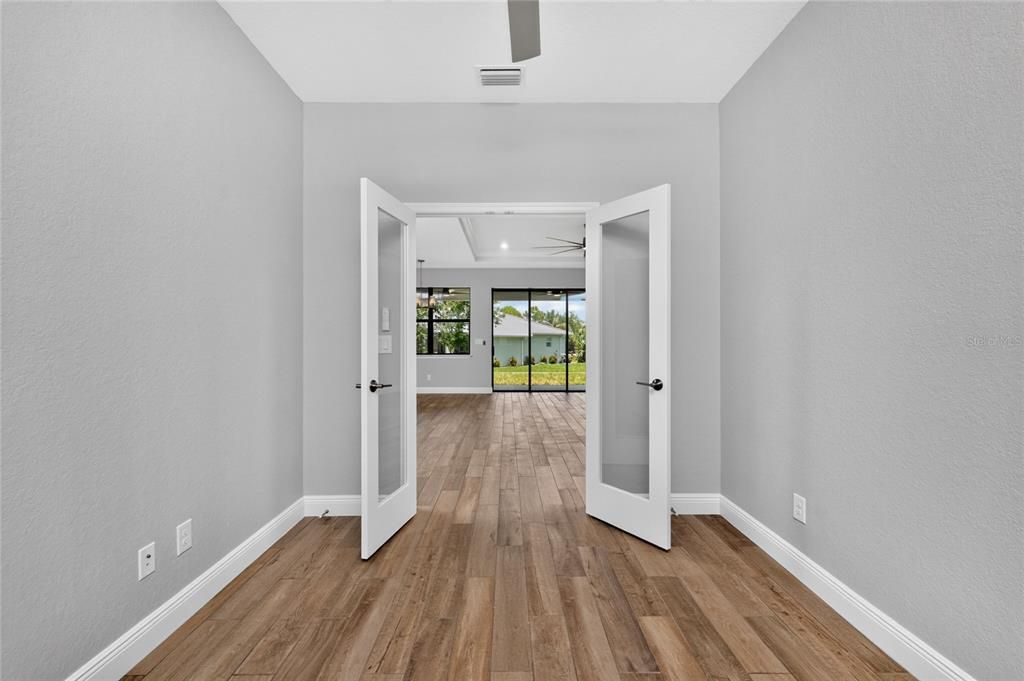 For Sale: $445,000 (3 beds, 2 baths, 1740 Square Feet)