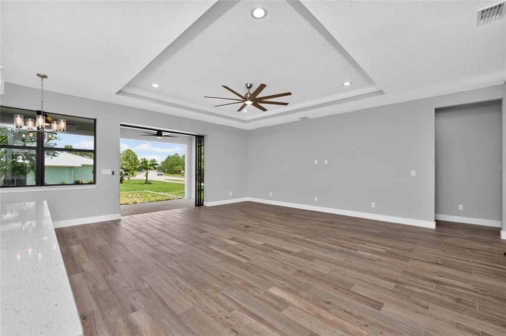 For Sale: $445,000 (3 beds, 2 baths, 1740 Square Feet)