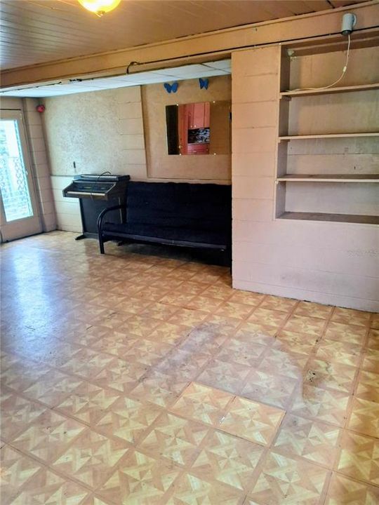 Activo con contrato: $149,000 (2 camas, 1 baños, 815 Pies cuadrados)