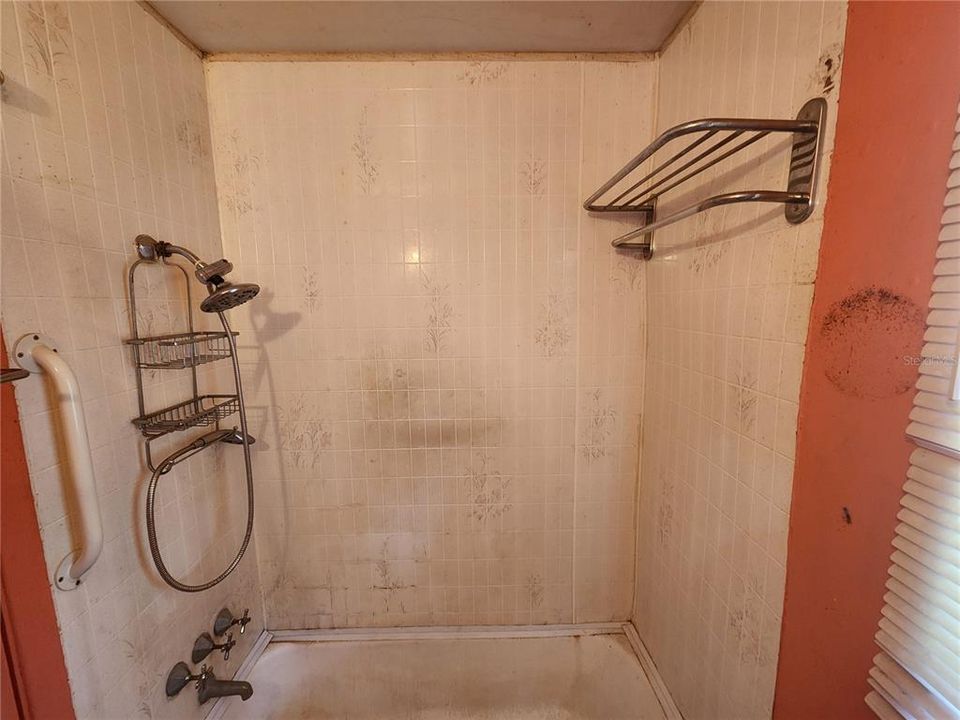 Activo con contrato: $149,000 (2 camas, 1 baños, 815 Pies cuadrados)