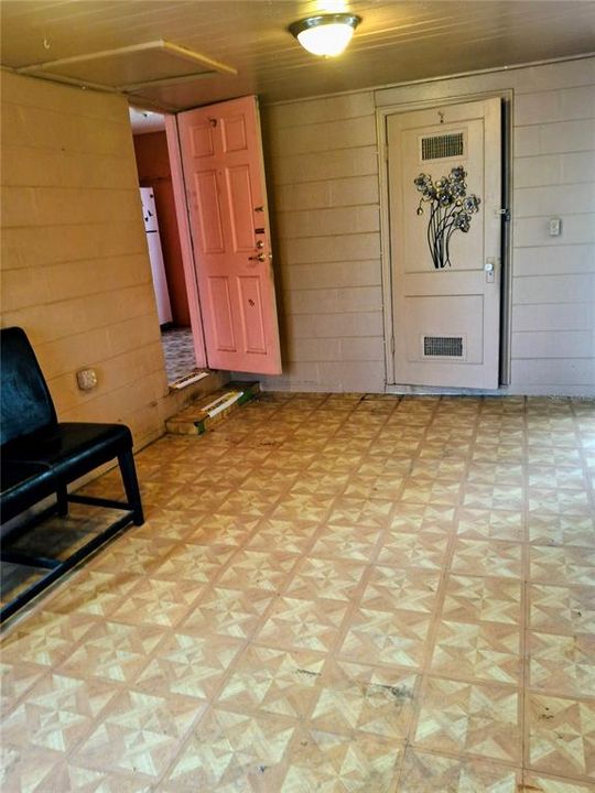 Activo con contrato: $149,000 (2 camas, 1 baños, 815 Pies cuadrados)
