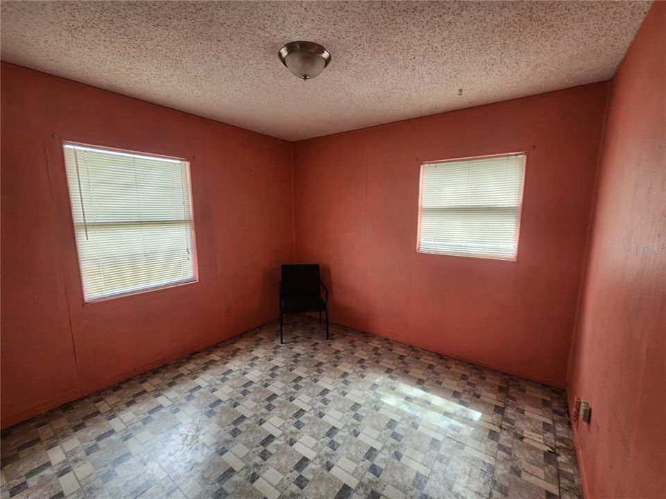 Activo con contrato: $149,000 (2 camas, 1 baños, 815 Pies cuadrados)