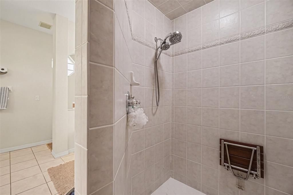 На продажу: $799,999 (3 спален, 2 ванн, 1868 Квадратных фут)