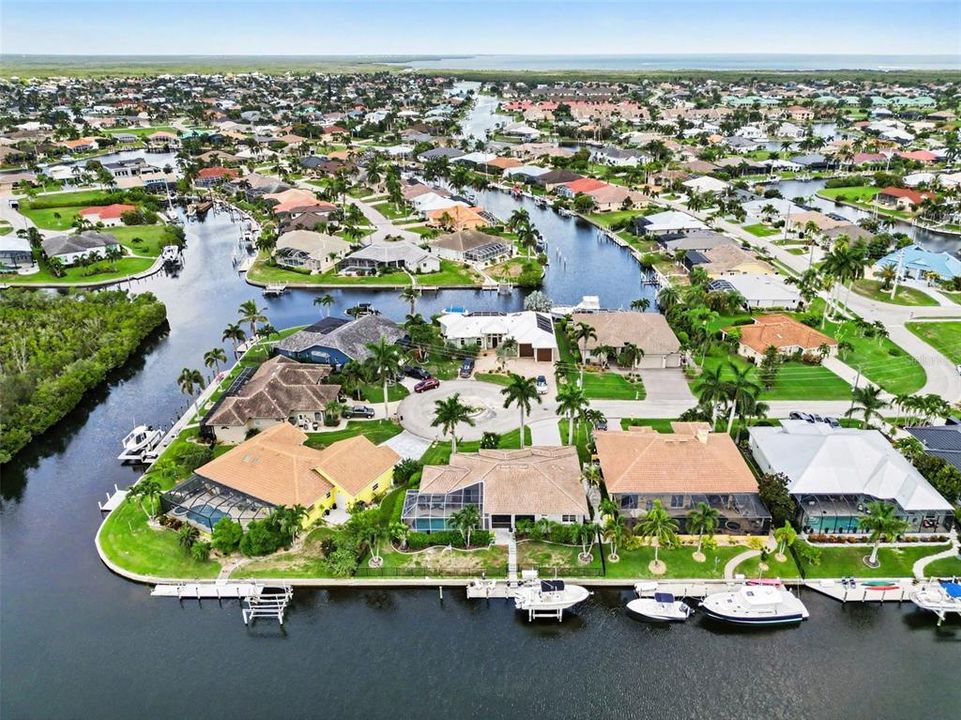 На продажу: $799,999 (3 спален, 2 ванн, 1868 Квадратных фут)