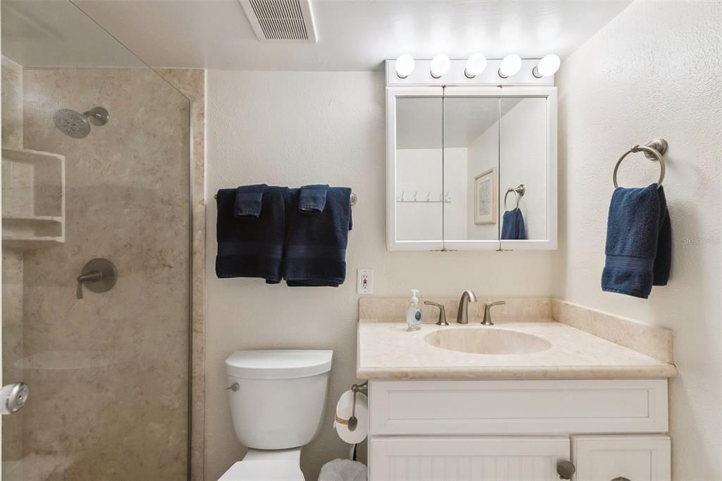 En Venta: $425,000 (2 camas, 2 baños, 944 Pies cuadrados)