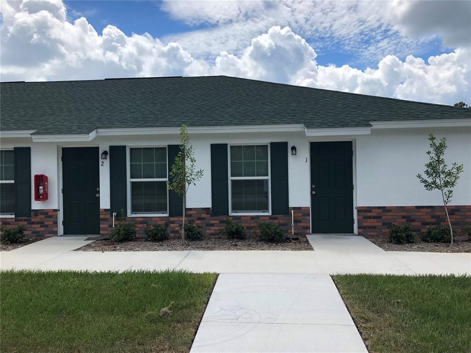 For Rent: $1,300 (2 beds, 2 baths, 800 Square Feet)