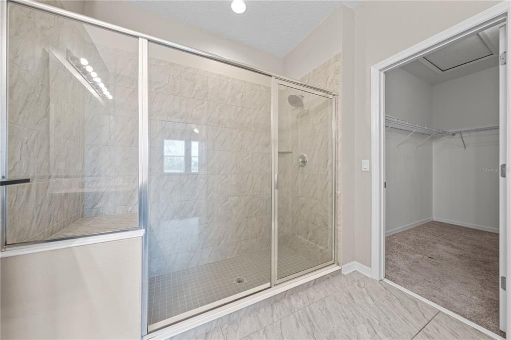 На продажу: $370,000 (4 спален, 2 ванн, 1859 Квадратных фут)