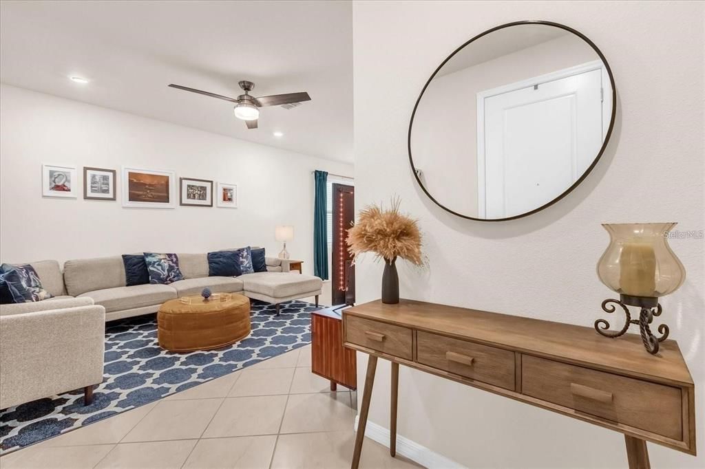 В аренду: $1,950 (2 спален, 2 ванн, 1617 Квадратных фут)