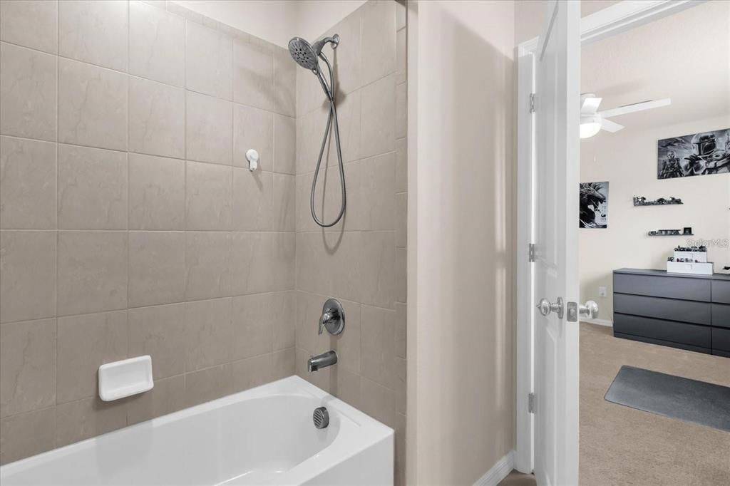 В аренду: $1,950 (2 спален, 2 ванн, 1617 Квадратных фут)