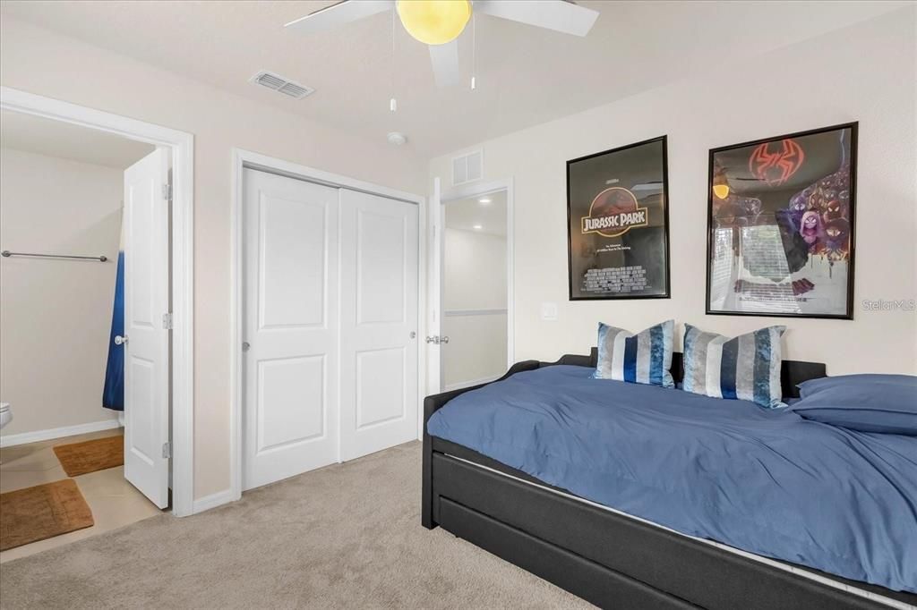 В аренду: $1,950 (2 спален, 2 ванн, 1617 Квадратных фут)