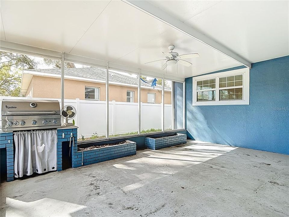 For Sale: $540,000 (4 beds, 2 baths, 2052 Square Feet)