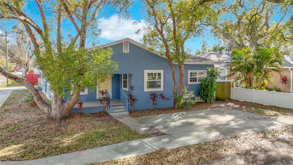 For Sale: $540,000 (4 beds, 2 baths, 2052 Square Feet)