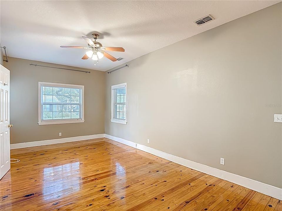 For Sale: $540,000 (4 beds, 2 baths, 2052 Square Feet)