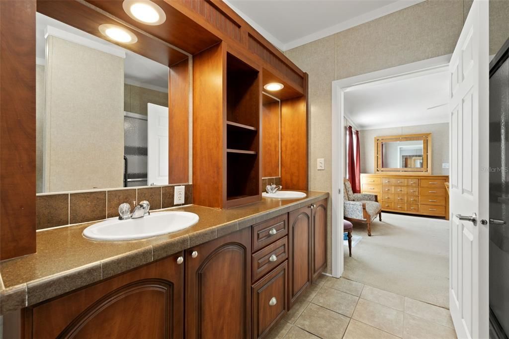 En Venta: $260,000 (3 camas, 2 baños, 1816 Pies cuadrados)