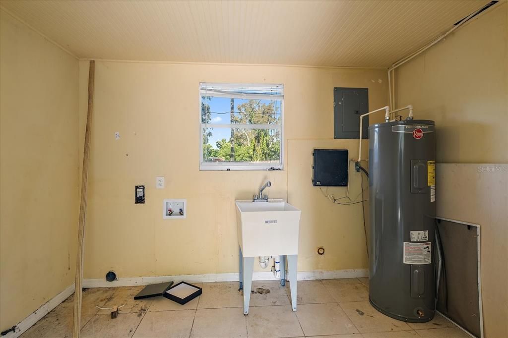 На продажу: $287,500 (3 спален, 2 ванн, 1368 Квадратных фут)